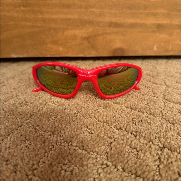 Vintage red Oakley sunglasses with green/yellow frames